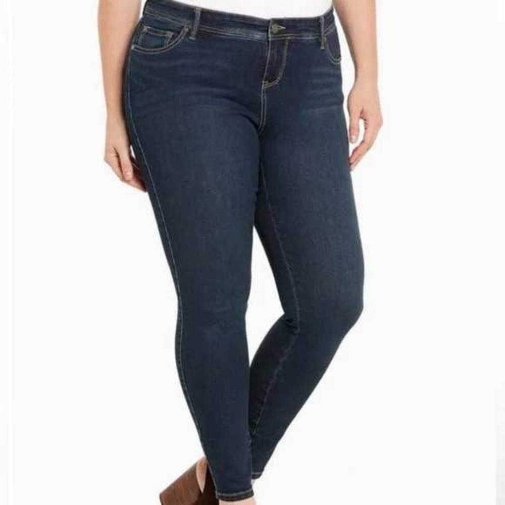 Torrid Premium Luxe Skinny Jeans Dark Wash Plus Size 18 SHORT Denim Stretch‎